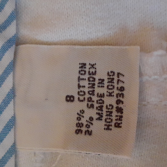 Like new! White denim capris, size 8 - Picture 6 of 6